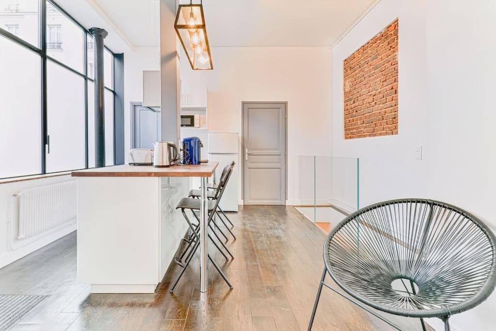 Renovated Design Apartment In Montparnasse パリ エクステリア 写真